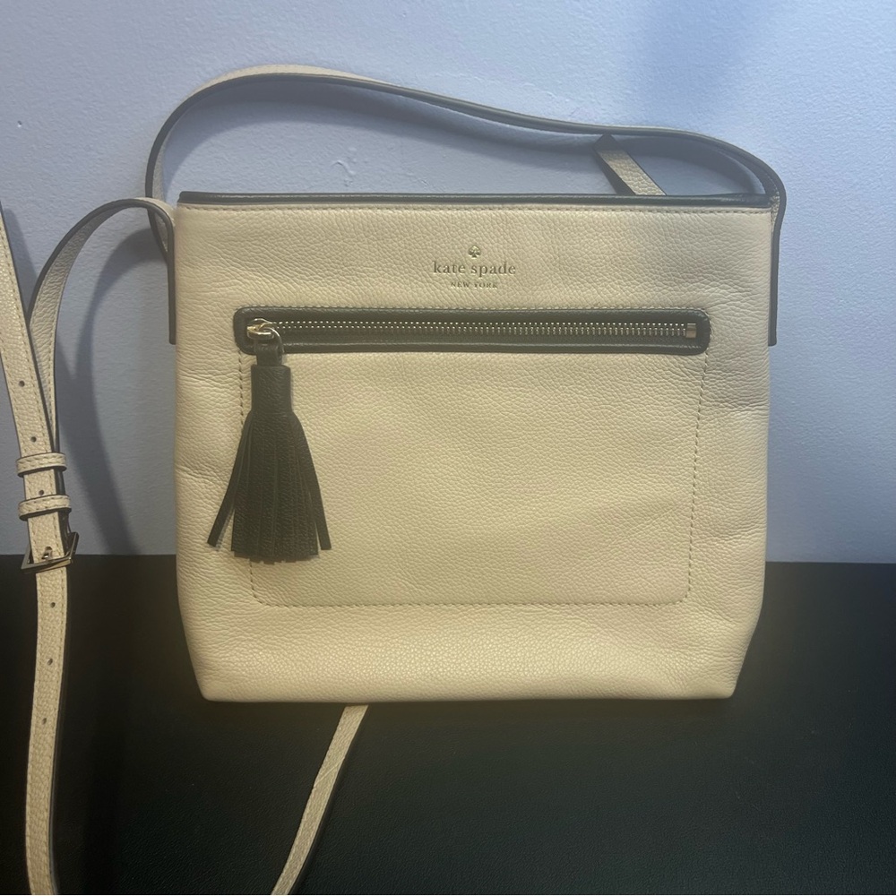 kate spade chester street leather crossbody warm beige